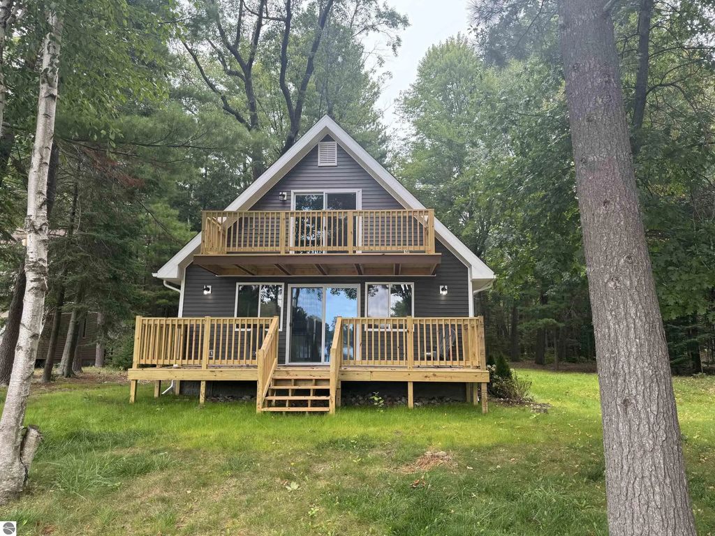 701 Springwood Drive, Prudenville