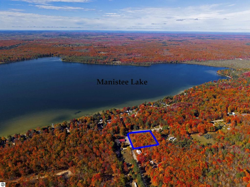 5038 Ne East Shore Drive, Kalkaska