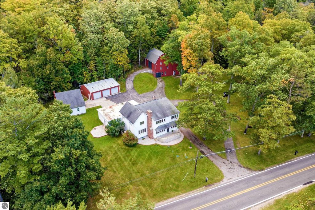 9838 Peninsula Drive, Traverse City