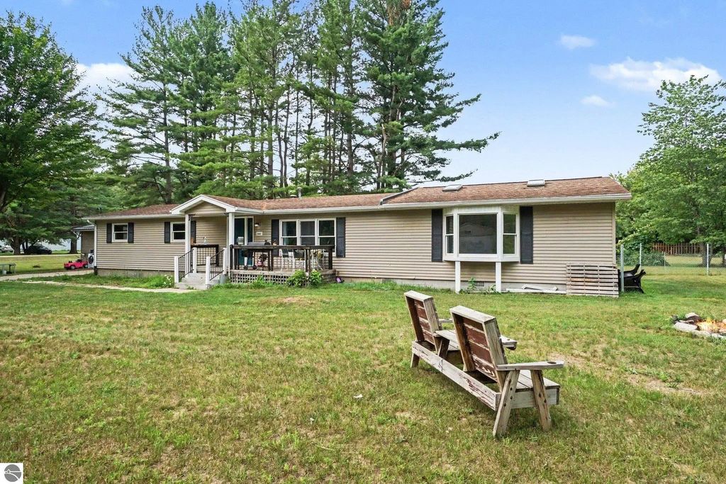 3989 S Foster Road, Mt Pleasant