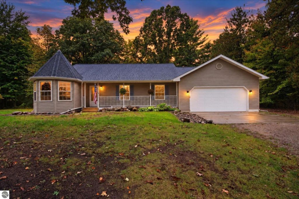 4325 W Tyler Road, Alma