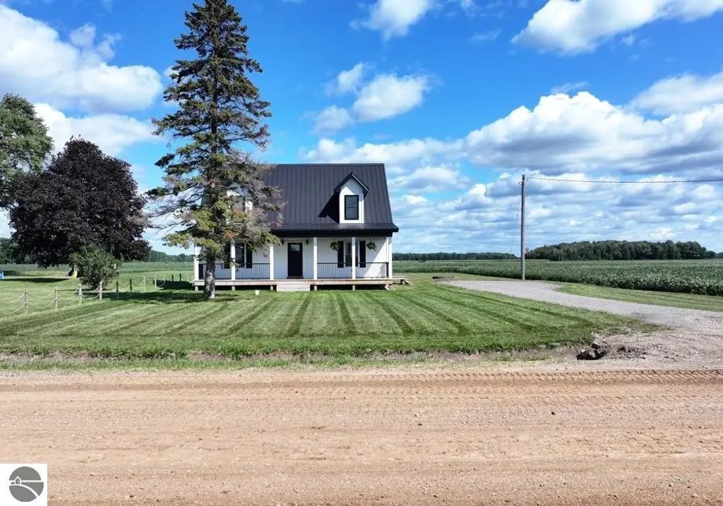 7632 N Wise Road, Clare