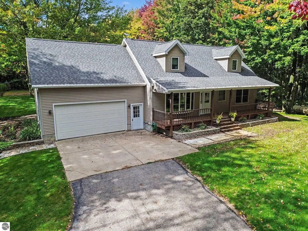 3722 S Alamando Road, St Louis