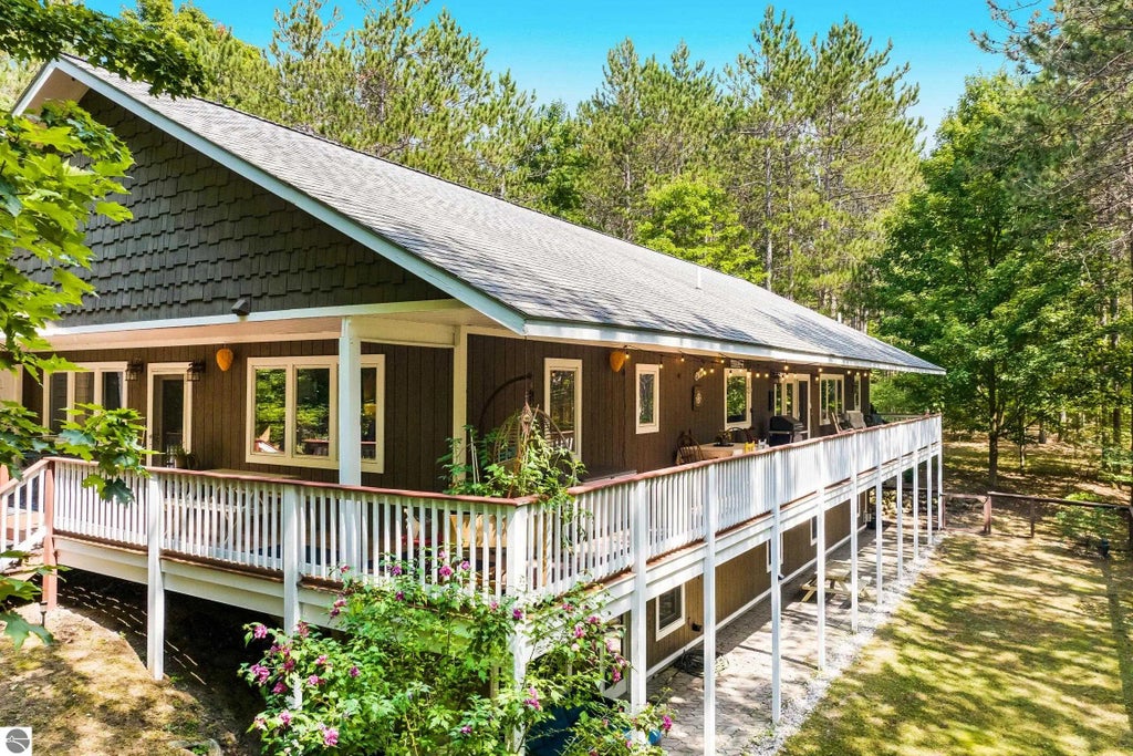 16355 W Hunt Club Road, Lake Ann