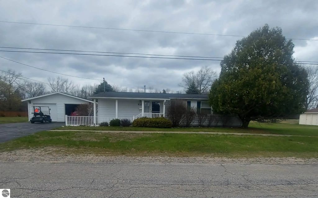 10048 8th Street, Oscoda