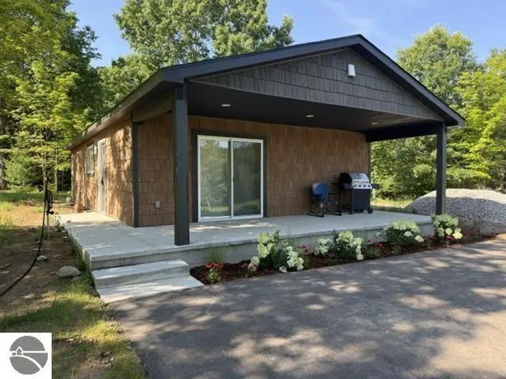 5933 Sw Old Oak Trail, Fife Lake