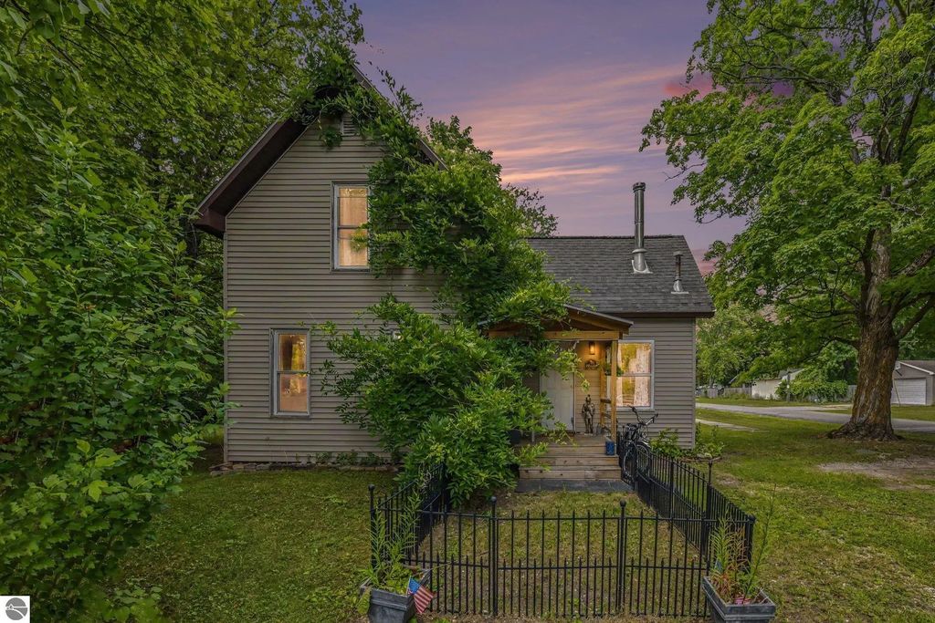 14596 Thompson Avenue, Thompsonville