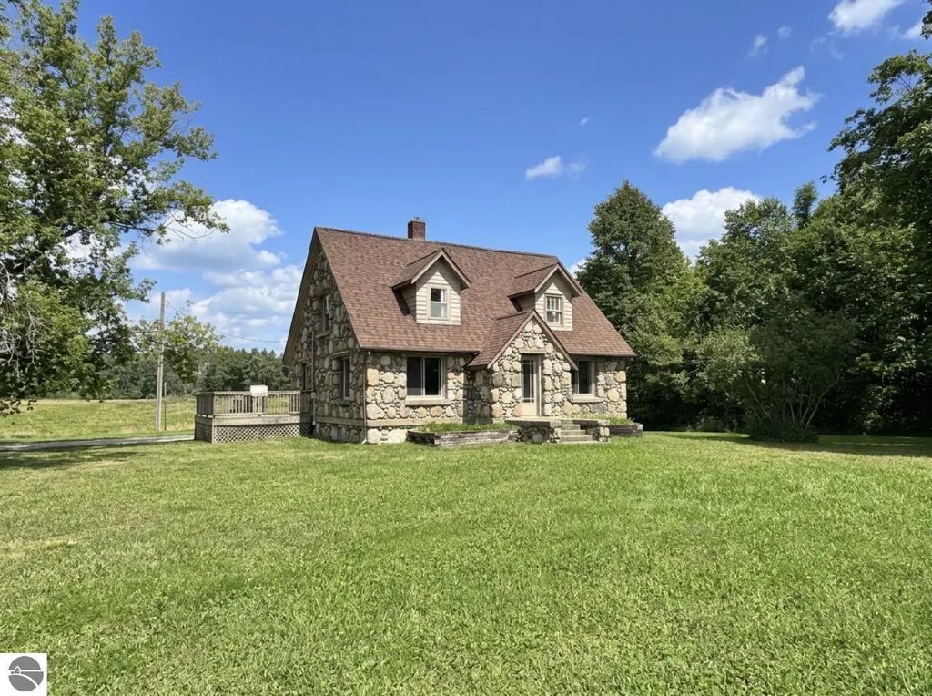 6479 E West Branch Road, St Helen
