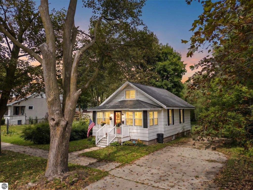 123 Powers Street, Cadillac