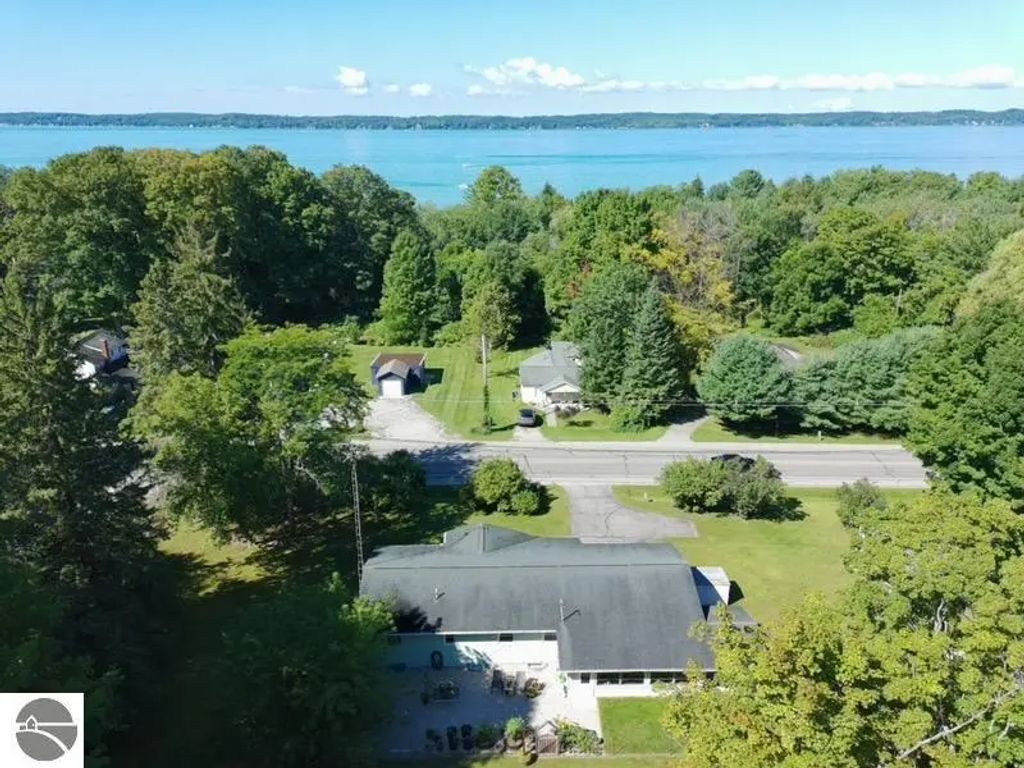 10159 S East Torch Lake Drive, Alden