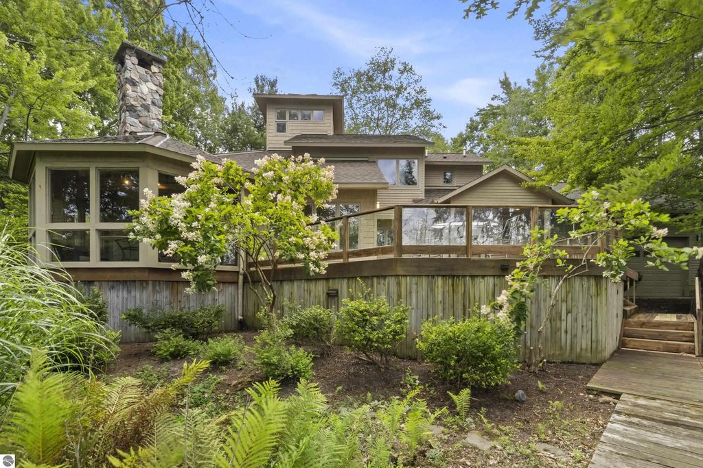 10376 Harmony Drive, Interlochen