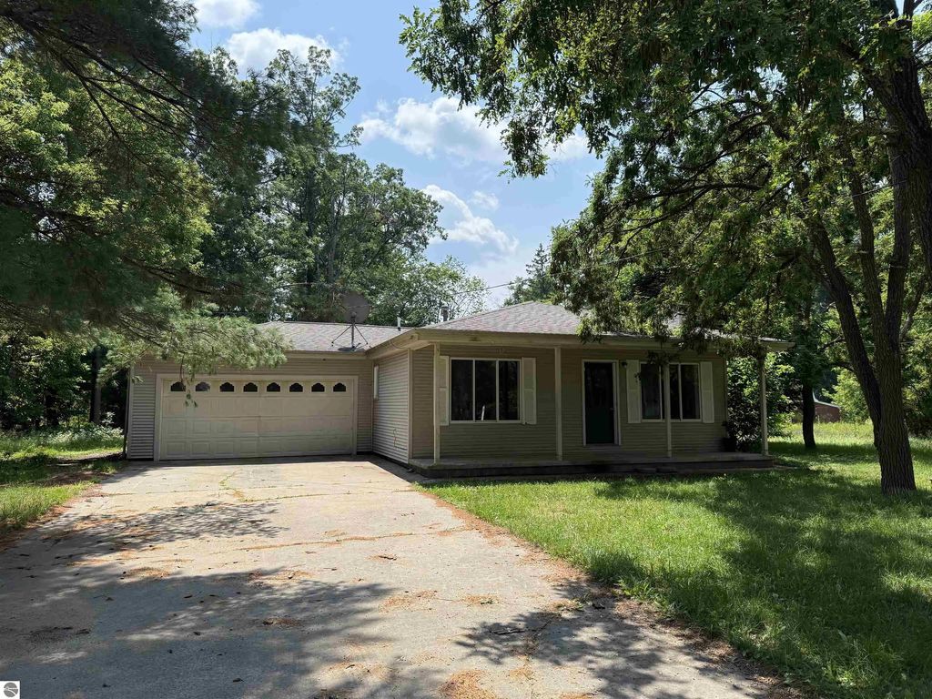 4215 Meadow Lane, Glennie