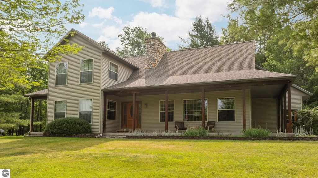 7385 Gabrielle Drive, St Helen