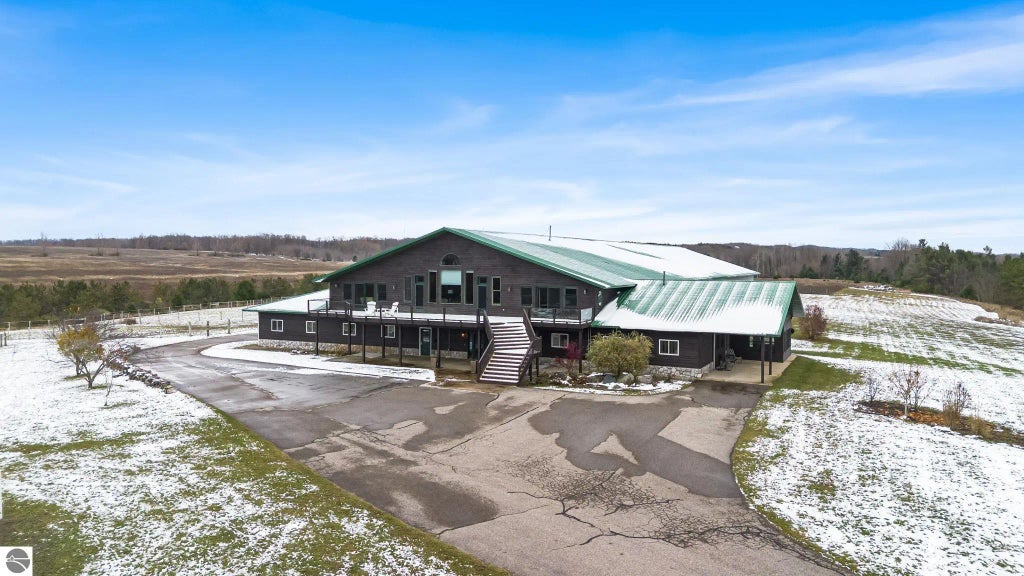 130 S Peninsula, East Jordan