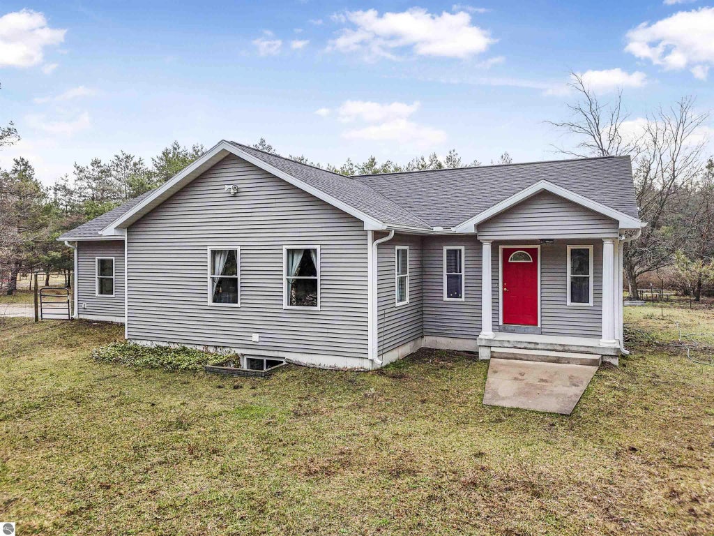 8530 Homestead Road, Benzonia