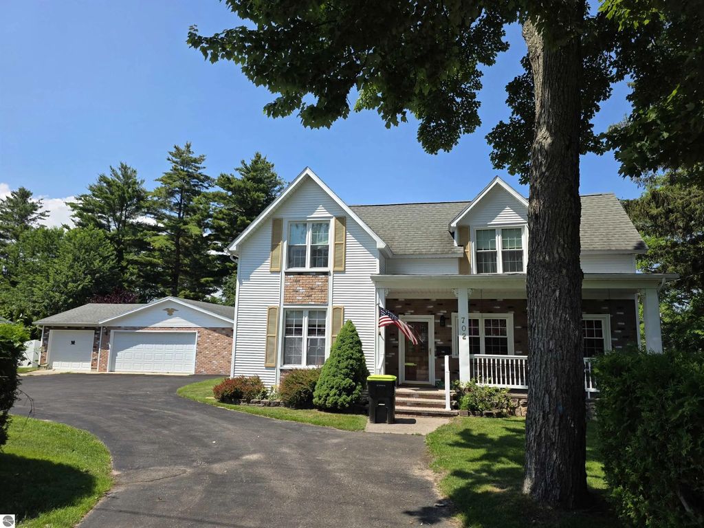 702 W Washington, East Tawas