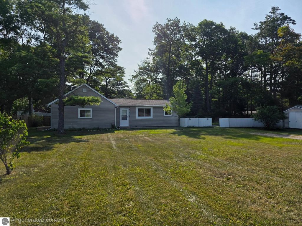 2438 N Huron, Tawas City