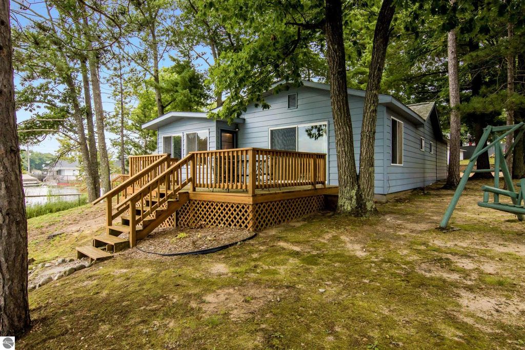 7277 Ne Trillium Trail, Mancelona