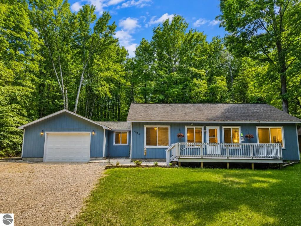 7686 Wyndamar Drive, Mancelona