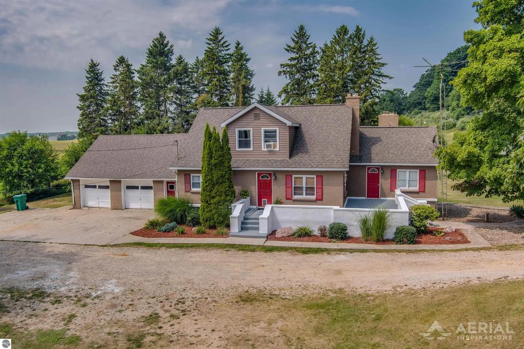 3208 Lake George Road, West Branch