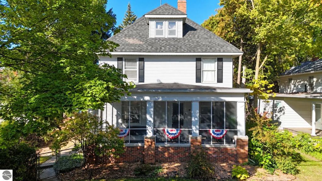 215 E Lincoln Street, Mt Pleasant