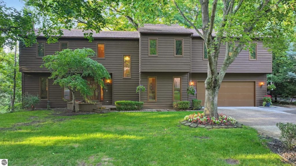 1207 Forest Lane, Mt Pleasant