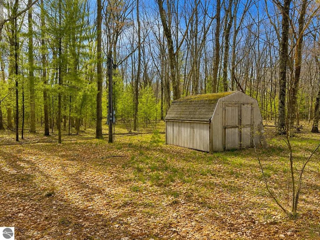 5302 Karlin Road, Interlochen