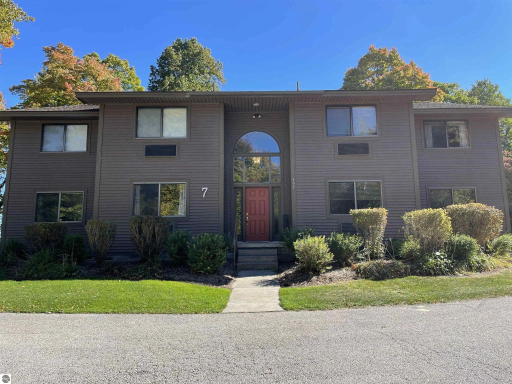 737 Maplewood Lane 18, Kewadin