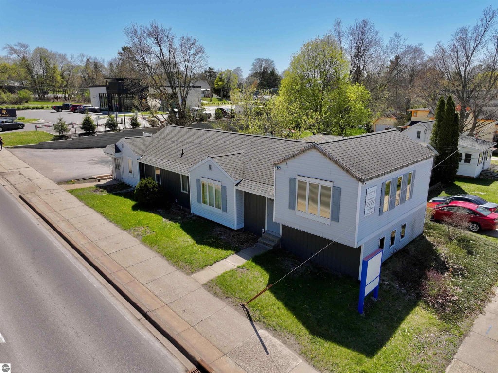 1200 S Mitchell Street, Cadillac