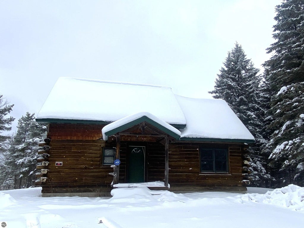 3434 E 14 Road, Manton