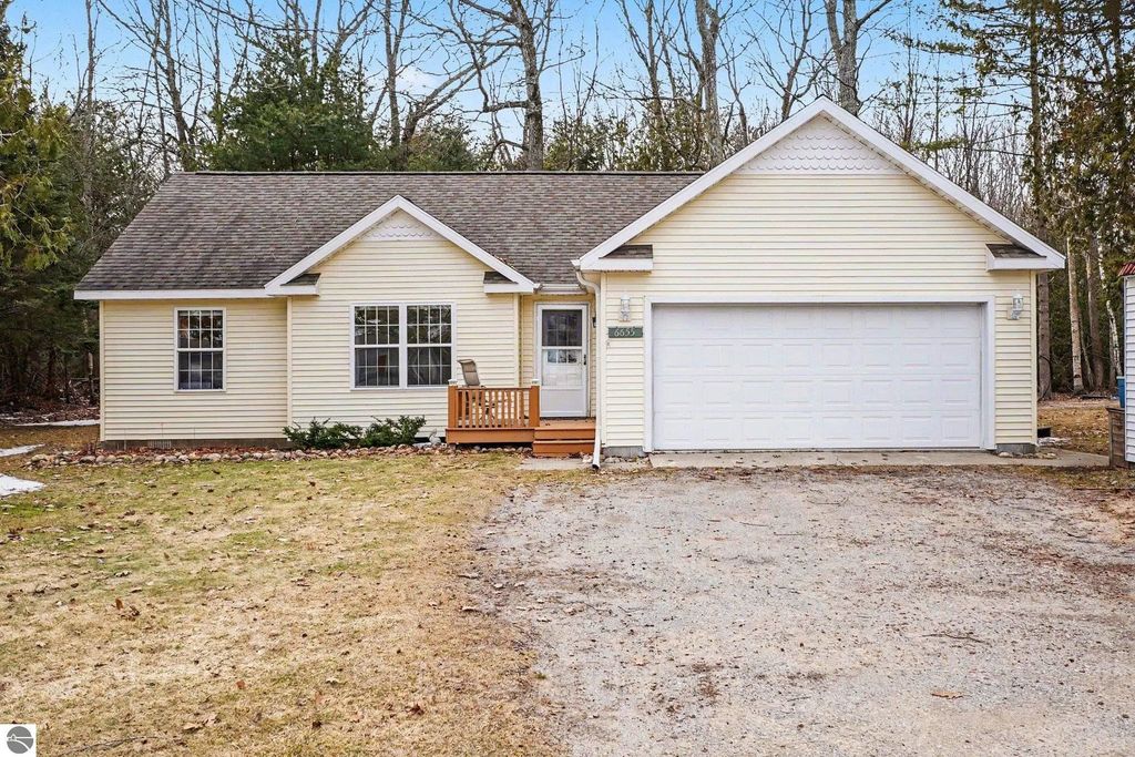 6655 Woodlea Road, Oscoda