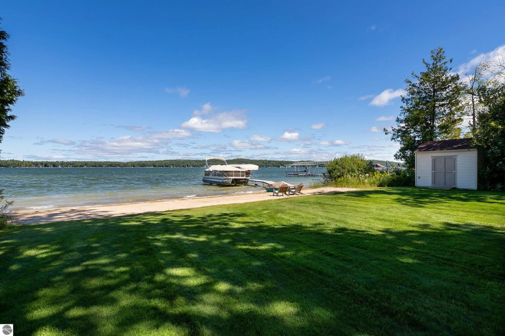 4115 Birch Drive, Honor