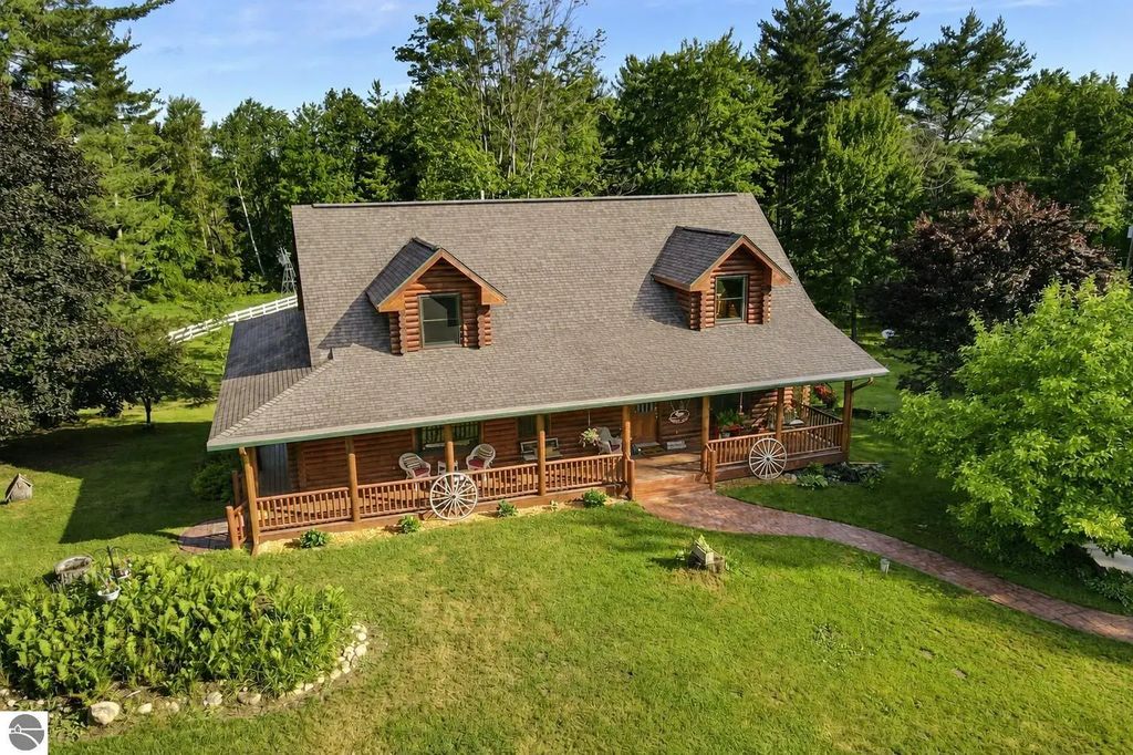 8100 Hodge Road, Kingsley