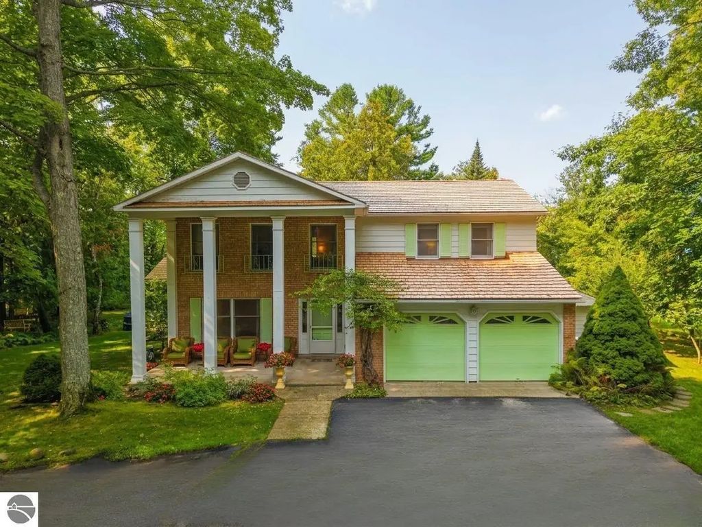 5658 Se Torch Lake Drive, Bellaire