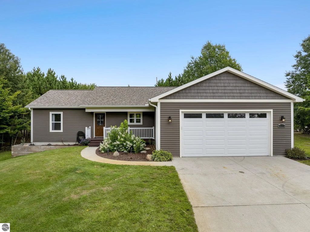 3250 Tamara Circle, Grawn