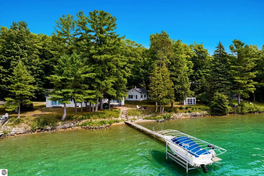 7356 Se Torch Lake Drive, Alden