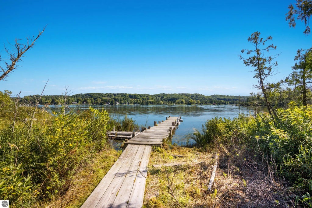 7910 Paige Road, Bellaire