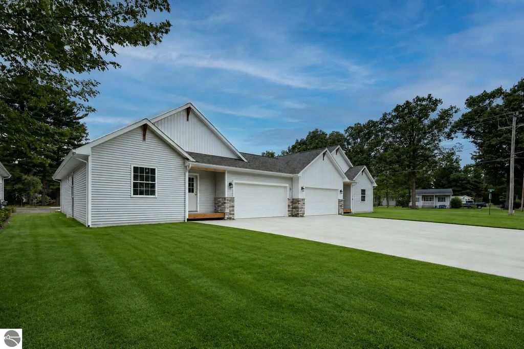 1706 Woodward Avenue, Traverse City
