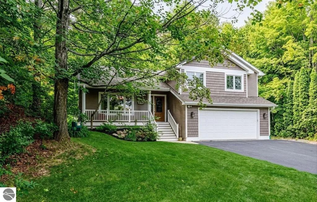 1750 S Cherry Blossom Lane, Suttons Bay