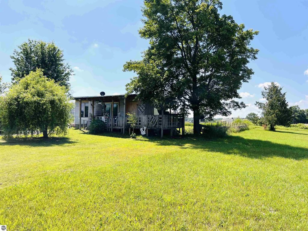 111 Eastland Drive, Leroy