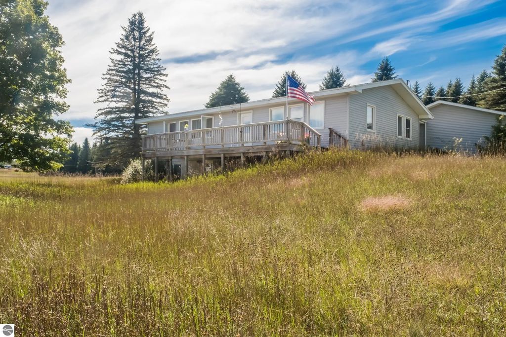 1922 E Darga Road, Cedar
