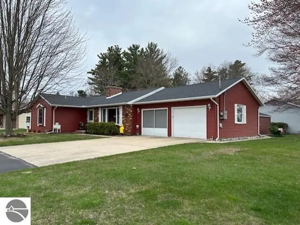 515 Huron Street, East Tawas