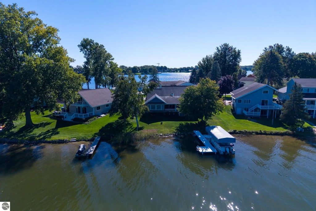 1067 Crown Point Drive, Lake Isabella