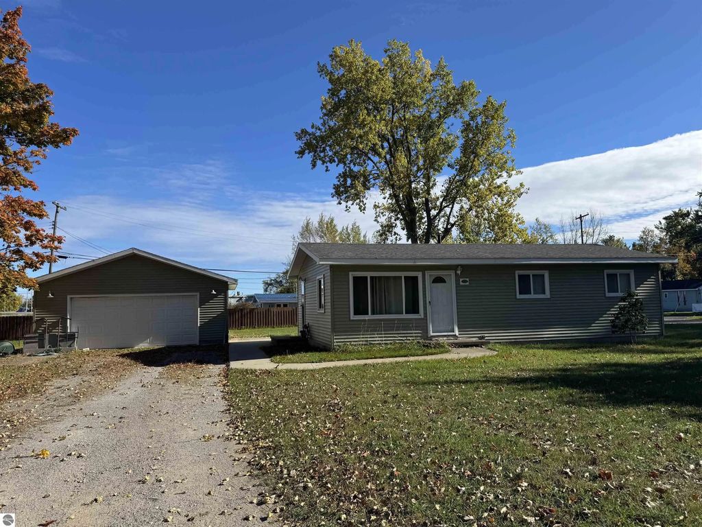 909 Farnsworth, Oscoda