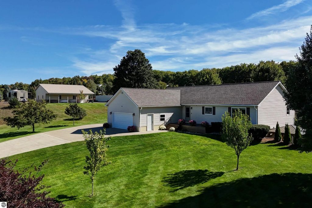 947 Sw Prairie Lane, Kalkaska