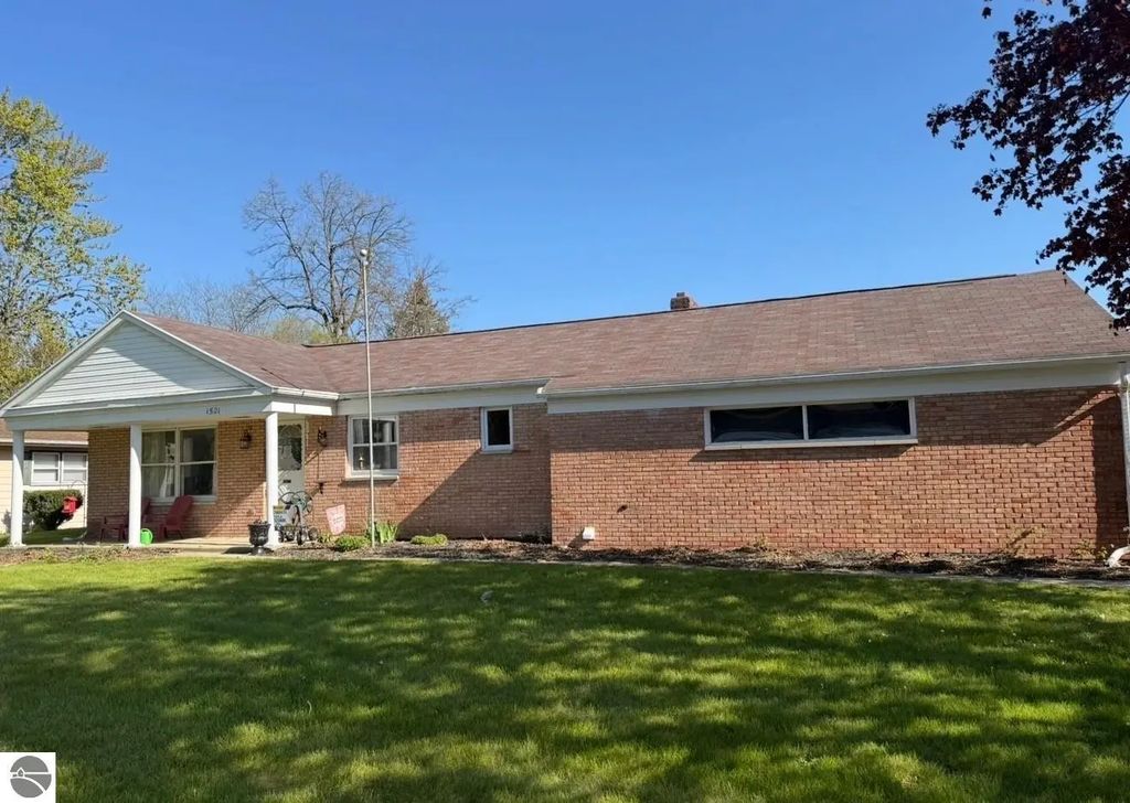 1521 E Broadway Street, Mt Pleasant