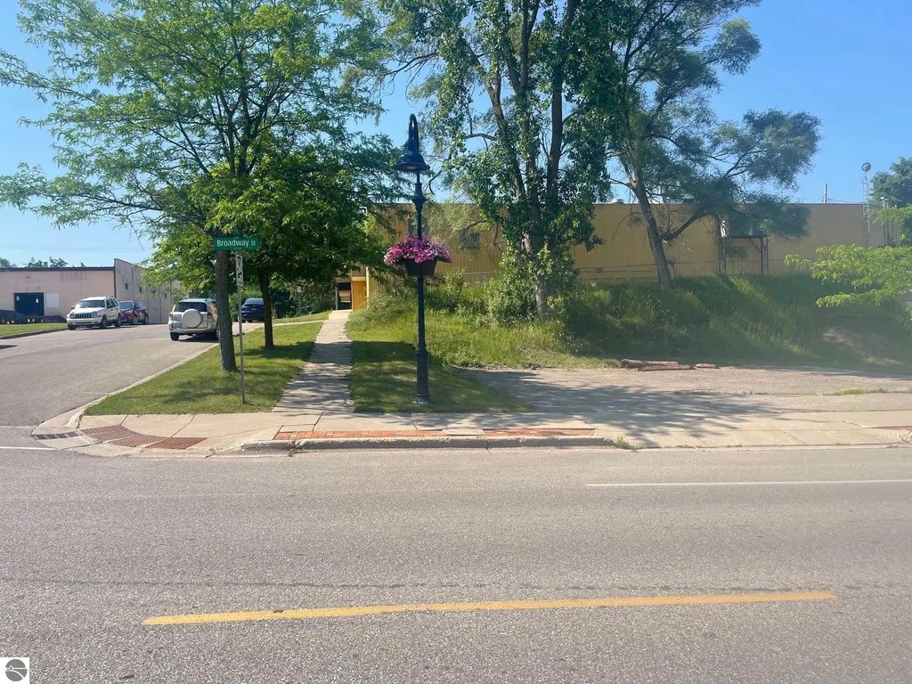 309 W Broadway Street, Mt Pleasant