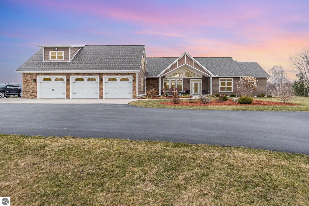 7270 Shoreview Drive, Oscoda