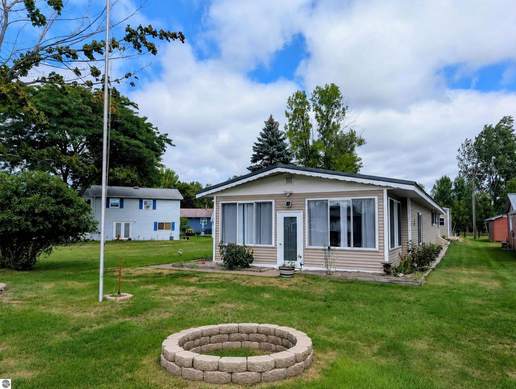 1656 Riverside Drive, Au Gres