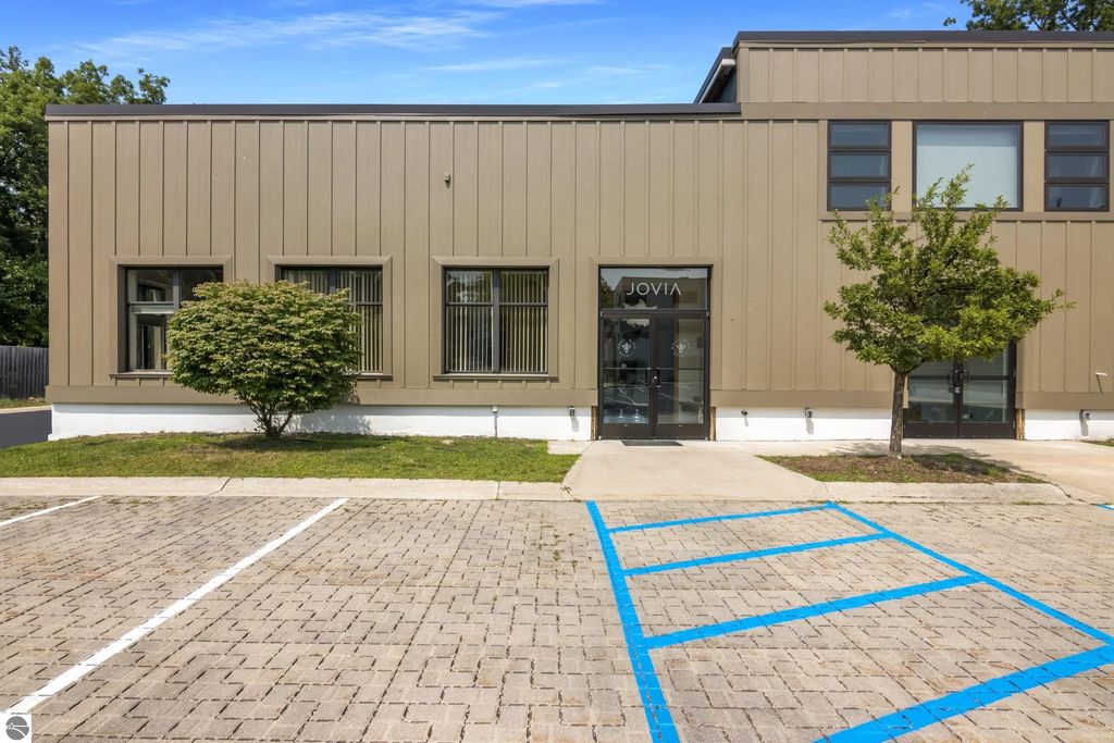 226 E Sixteenth Street B, Traverse City